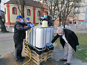 Резервоари са дезинфекционим средством за грађане у свим насељима