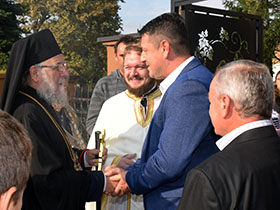 Обнављајући храмове обнављамо и себе