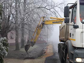 Канал штити тротоар и дворишта