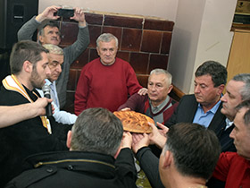 Само јединствени можемо опстати