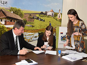 Општина стипендира 54 студента