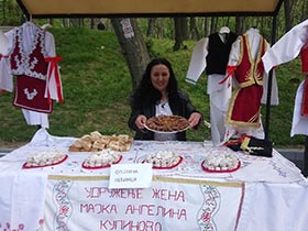 Сремачки колачи за вождовачке малишане