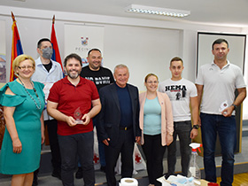 Награђени добровољни даваоци крви