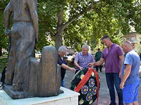 Пећинчани одали почаст палим борцима и жртвама фашизма