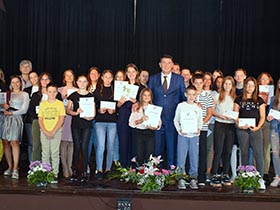 Ђокић: Ваше је да учите, а Општина Пећинци ће увек бити ту да награди ваш рад