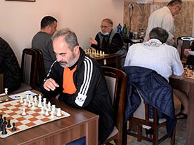 Половичан успех пећиначких шахиста