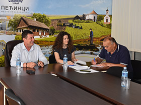 Грађевински материјал за пет  избегличких породица