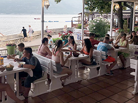 Летовање проводе у купању и спортским активностима