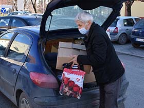 У Црвени крст пристигле нове количине коришћене гардеробе