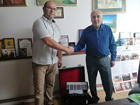 Нова хармоника за пећиначке ђаке