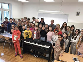 Клавир као награда за музички ентузијазам