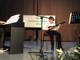 Од тамбуре до позоришних дасака Општини у част