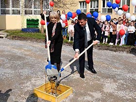 Почела доградња вртића у Пећинцима