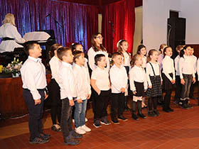 Тошини ђаци музиком очарали публику