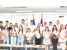 ЂОКИЋ: Ви сте оно најбоље што Општина Пећинци у овој години има