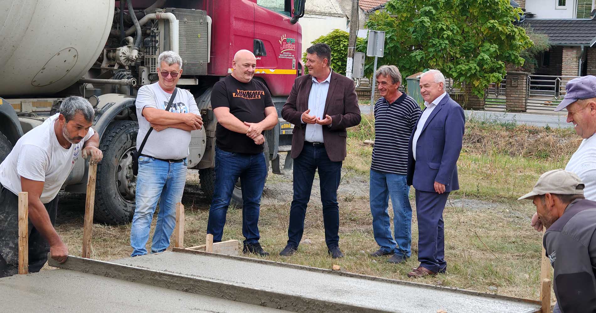 Počela gradnja lovačkog doma u Deču