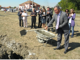Počela izgradnja montažnih kuća za izbeglice