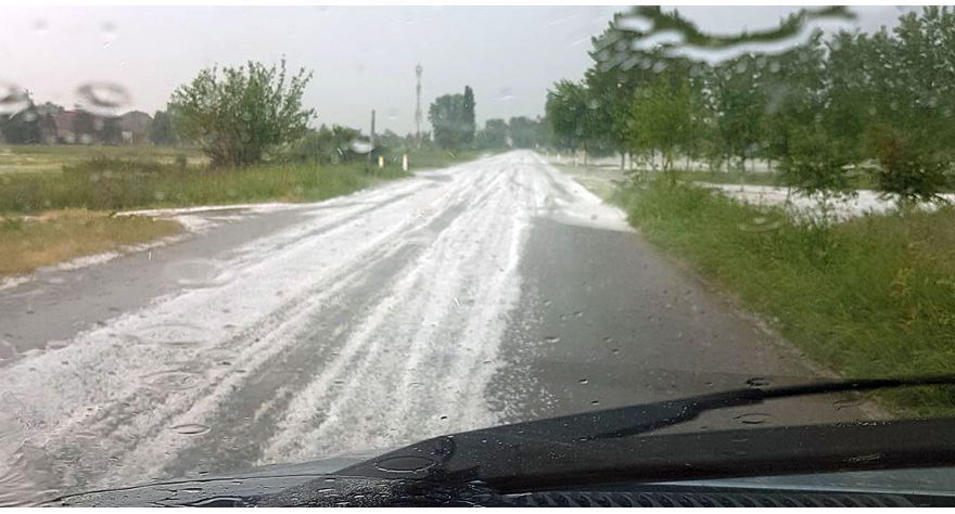 Невреме није заобишло ни општину Пећинци