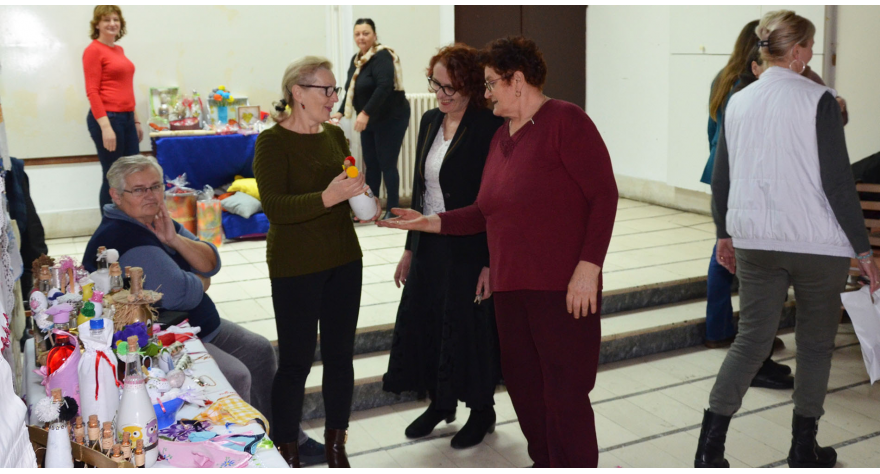 Традиционалне рукотворине - пригодан поклон
