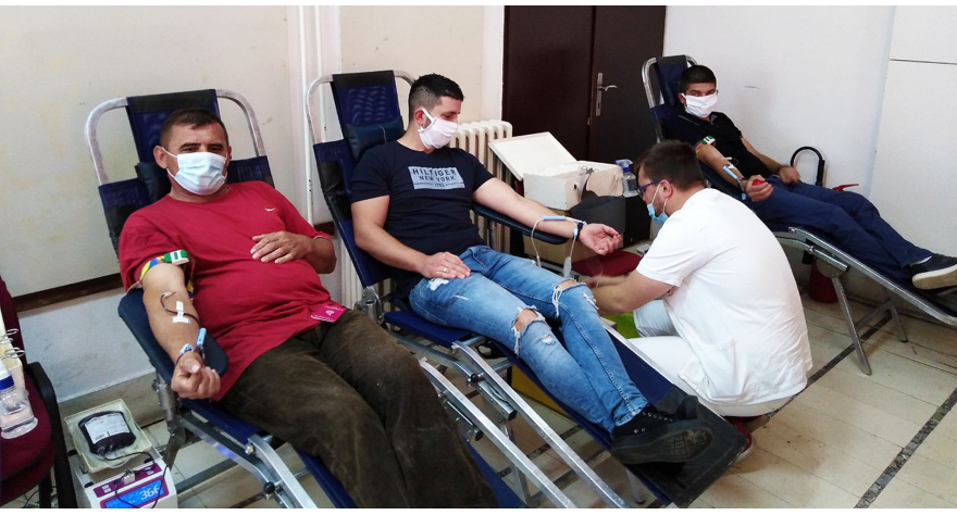 У Пећинцима сакупљено 40 јединица крви