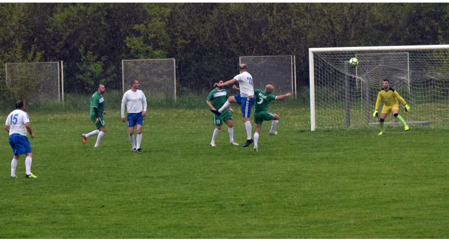 Шимановачки ветерани на врху табеле