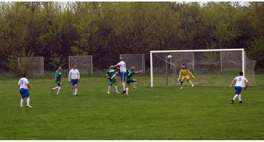 Ветерани Хајдука убедљивo на врху табеле