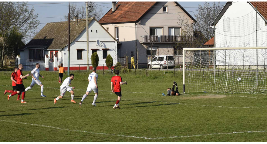 Извештаји са фудбалских утакмица пећиначких клубова