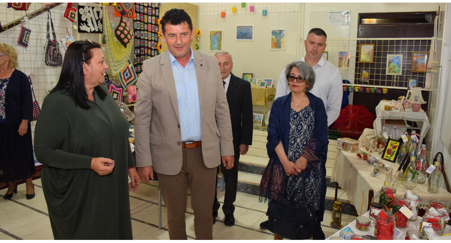 Отворена изложба рукотворина Шимановчанки (Видео)