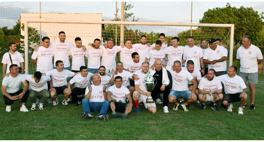 Шампионски пехар и судбоносно „да“ на стадиону Сремца