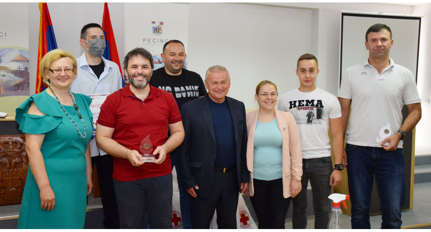 Награђени добровољни даваоци крви