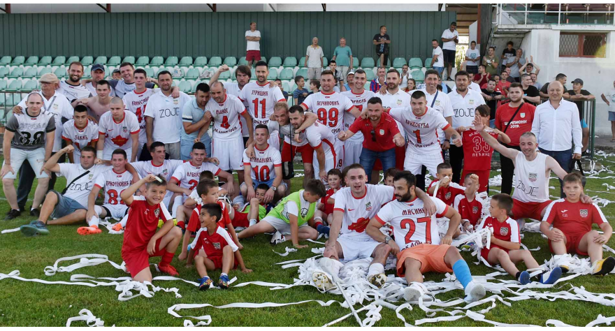 Пећиначки фудбалери у вишем рангу