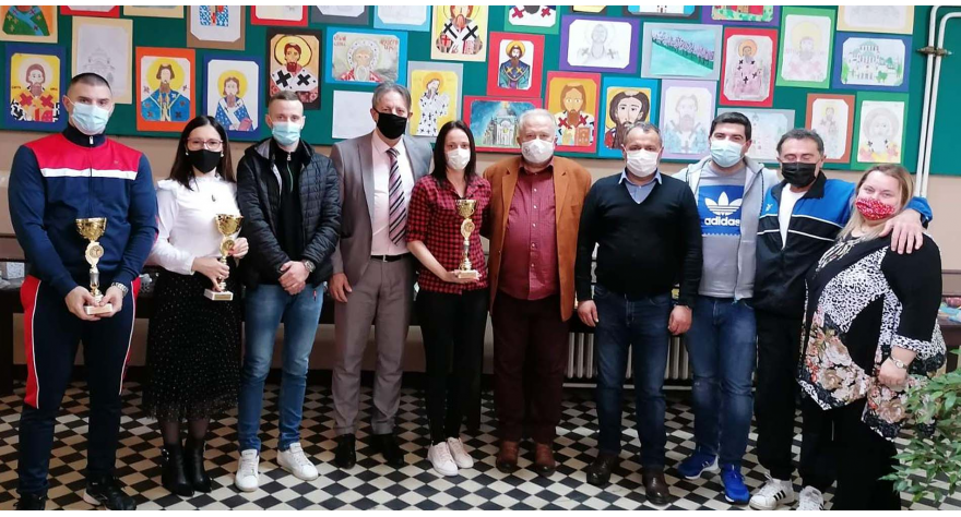 Награде за пећиначку школу