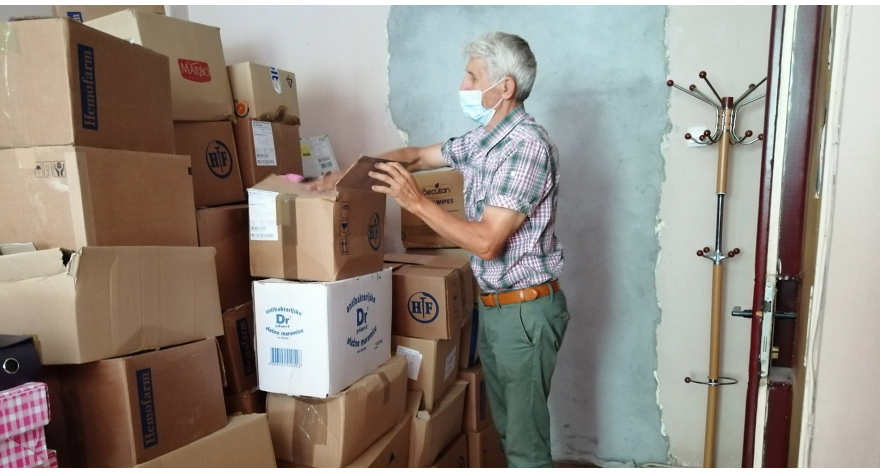 Nove količine polovne garderobe stigle u Crveni krst