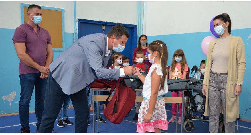 Општина Пећинци обезбедила поклоне за све прваке