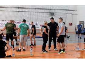 Председник општине Пећинци Синиша Ђокић током разговора са организаторима