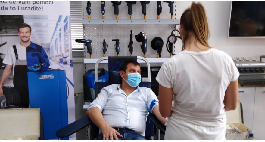 Све више компанија се укључује у акције давања крви