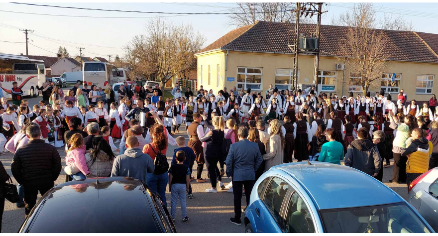 Вечерас велики концерт  фолклорних  ансамбала  у  Брестачу 