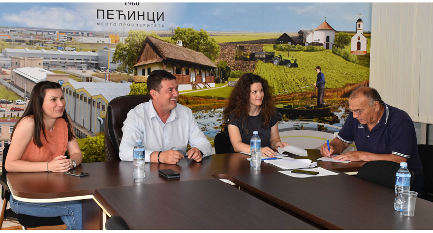 Грађевински материјал за пет  избегличких породица