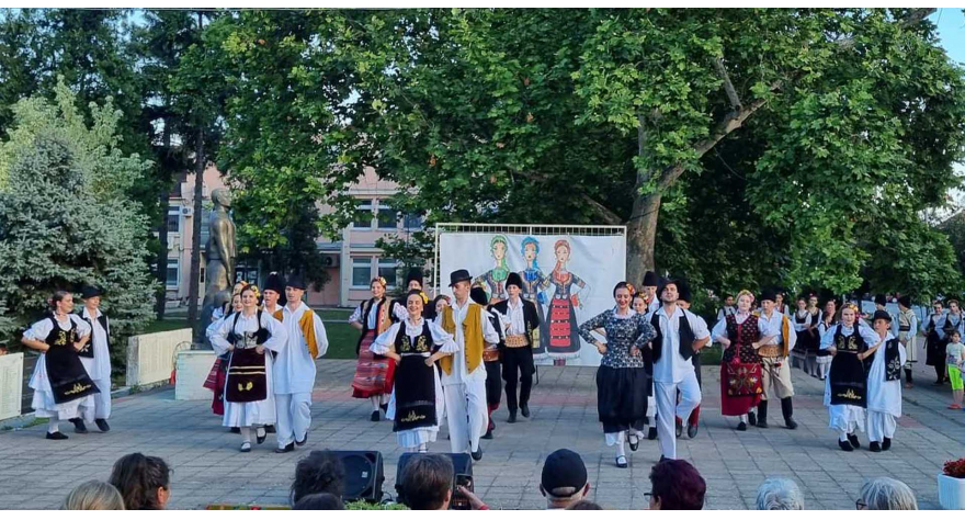 Пећиначки фолклораши наступили у пуном саставу