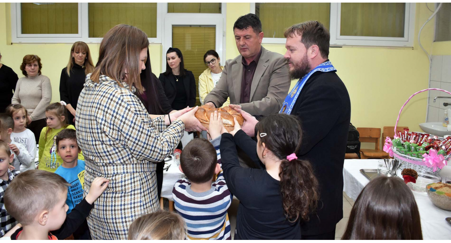 Вртић Камени обележио Благовести