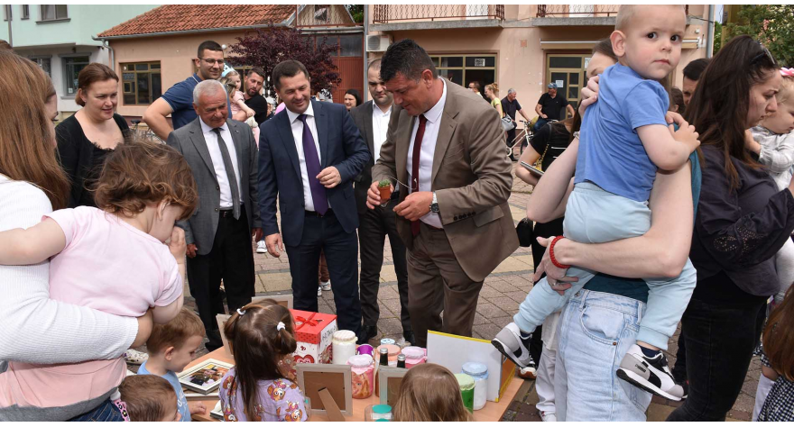 Дечјим осмесима и машти нико није одолео