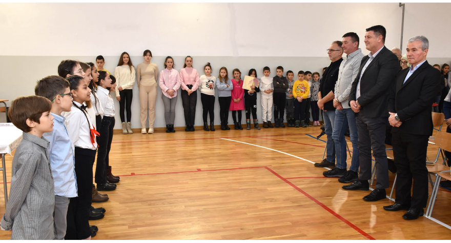 У пећиначким школама прослављена школска слава