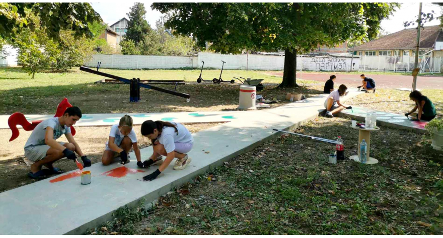 Улепшан простор за игру и дружење малим Купинцима