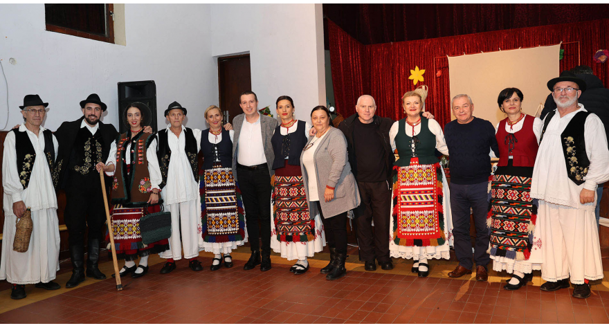 Сремачко вече угрејало срца публике