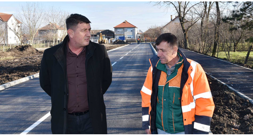 Завршено асфалтирање нове улице у Пећинцима