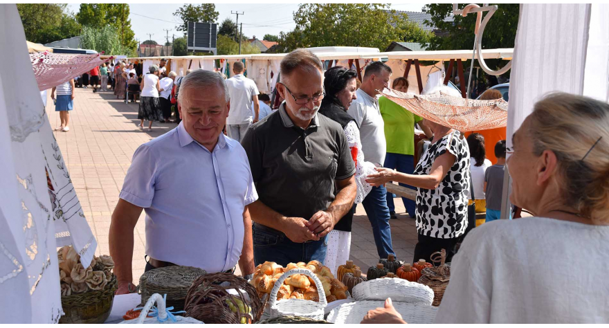 Купиновом замирисале кифлице десети пут