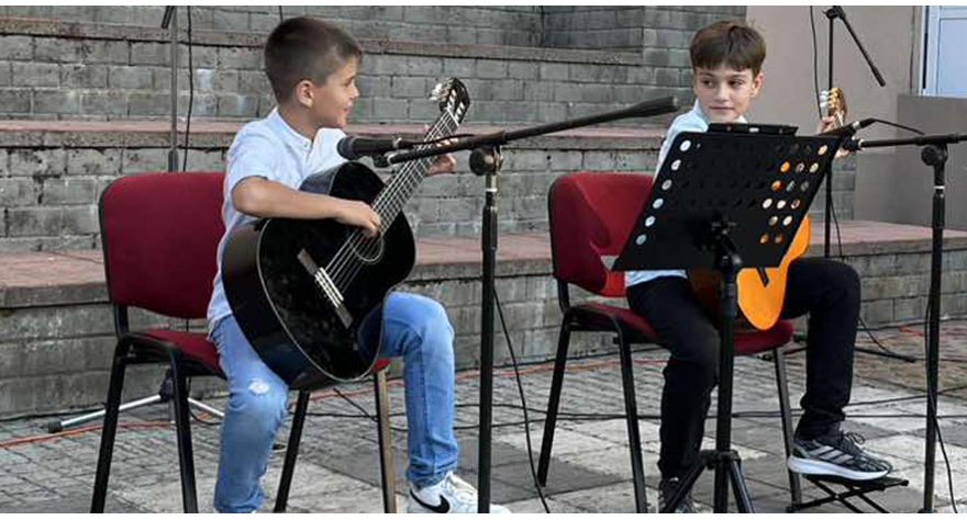 У Пећинцима одржан концерт Тошиних ђака