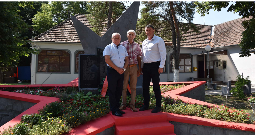 Огарчани одали почаст херојским прецима