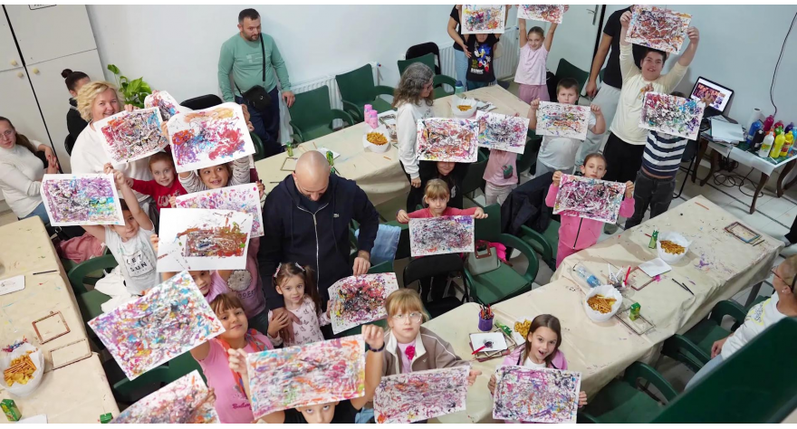 Deca i roditelji zajedno istraživali svet boja u Pećincima