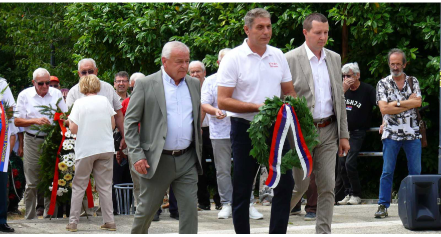 Pećinačka delegacija položila venac na spomen obeležje Sloboda